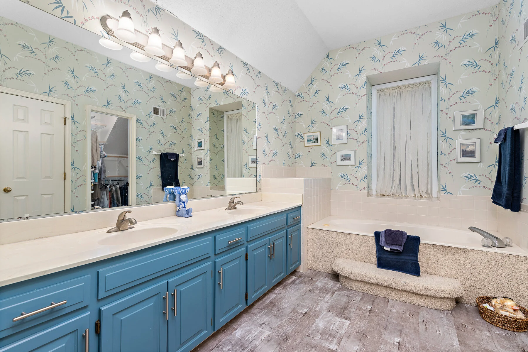 6424 W 125TH STREET - Web-124.JPG