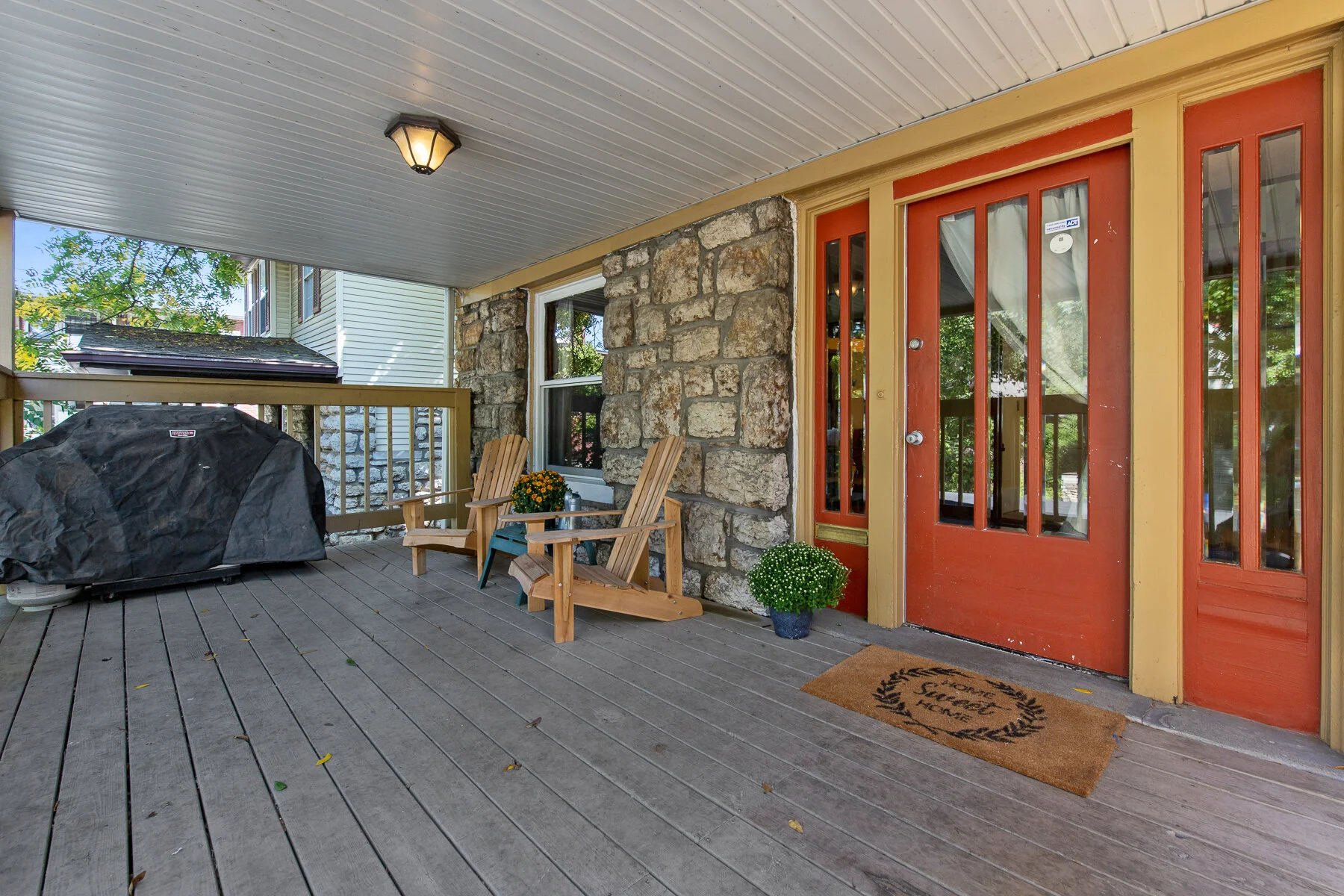 905 E 42nd St - Web-102.JPG
