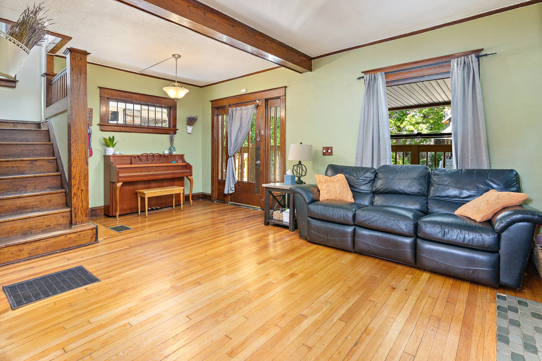 905 E 42nd St - Web-108.JPG