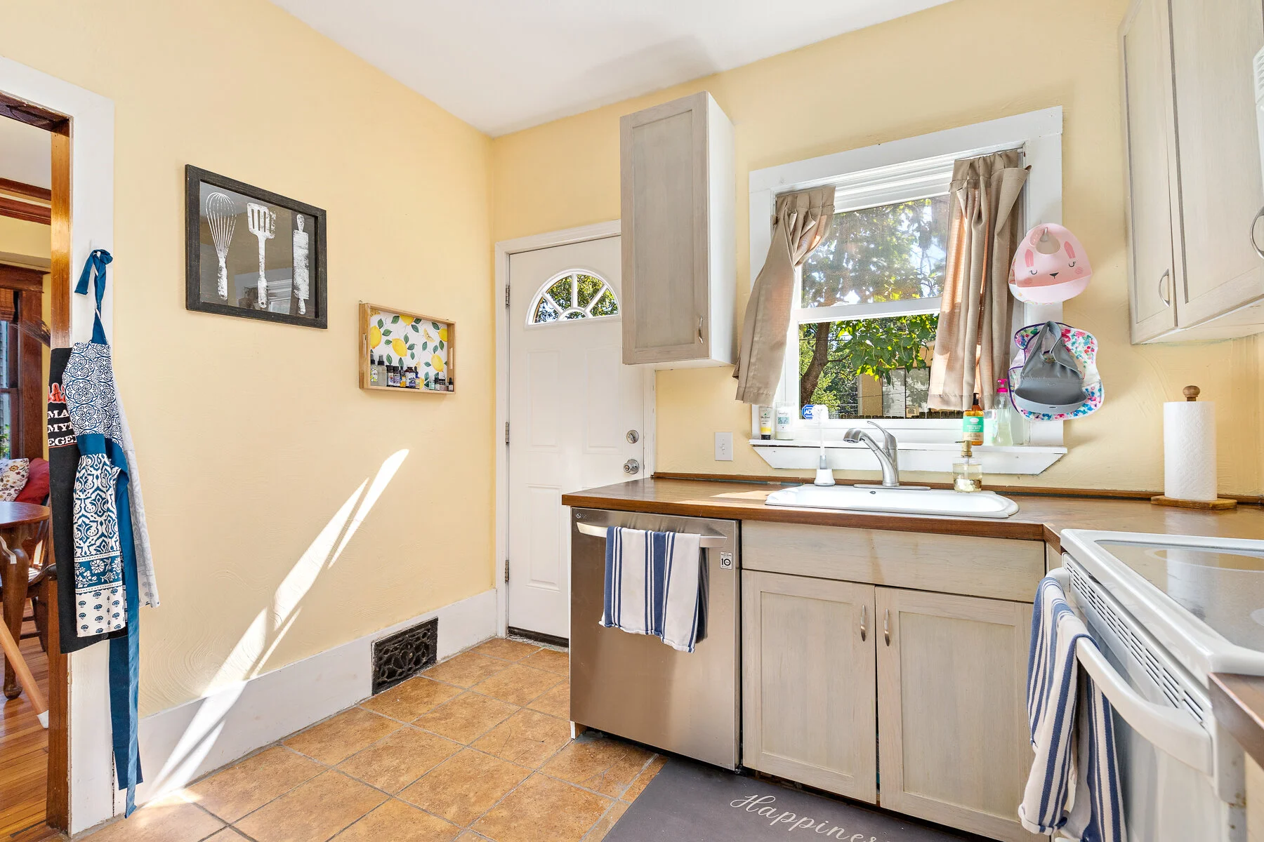 905 E 42nd St - Web-114.JPG