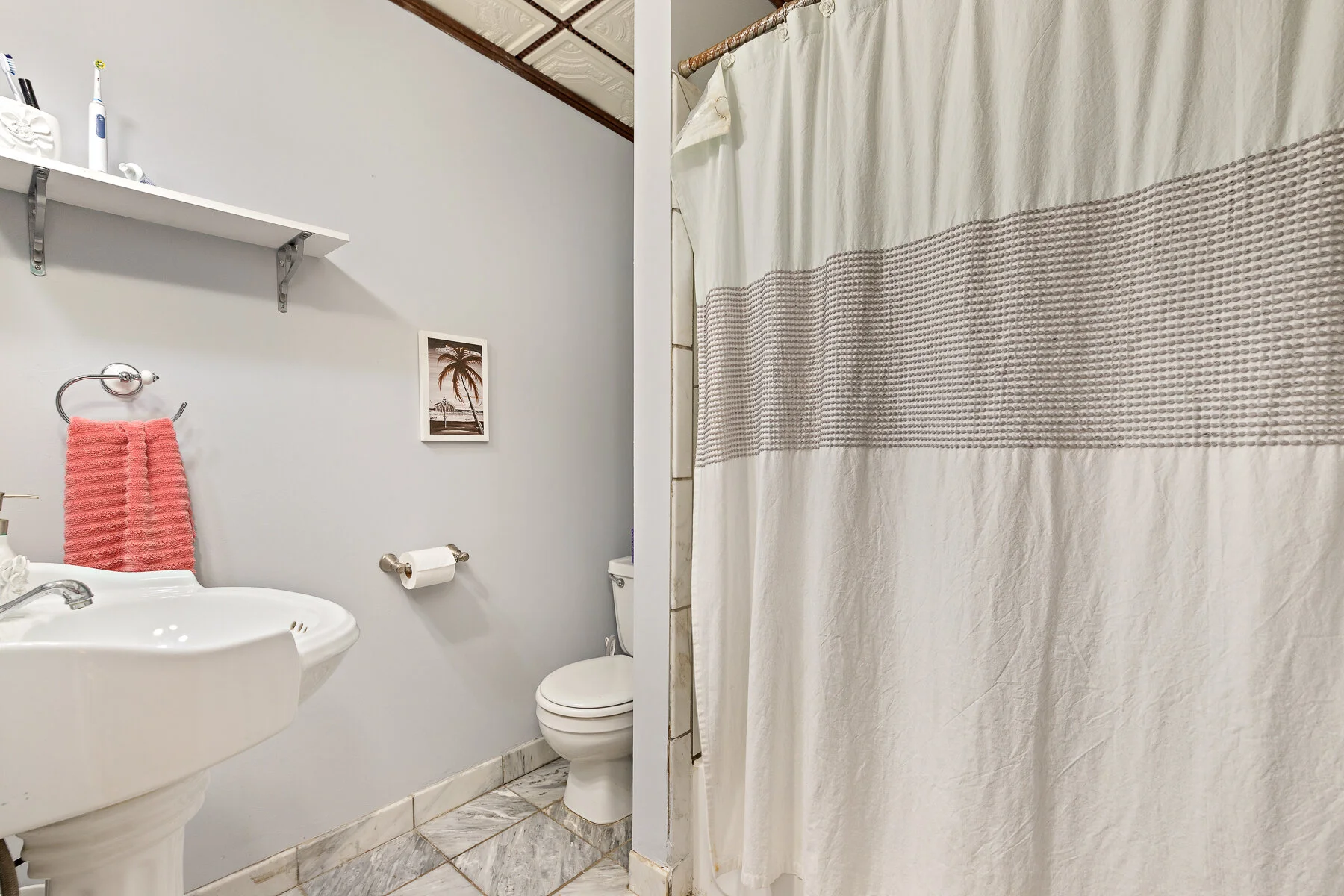 905 E 42nd St - Web-117.JPG
