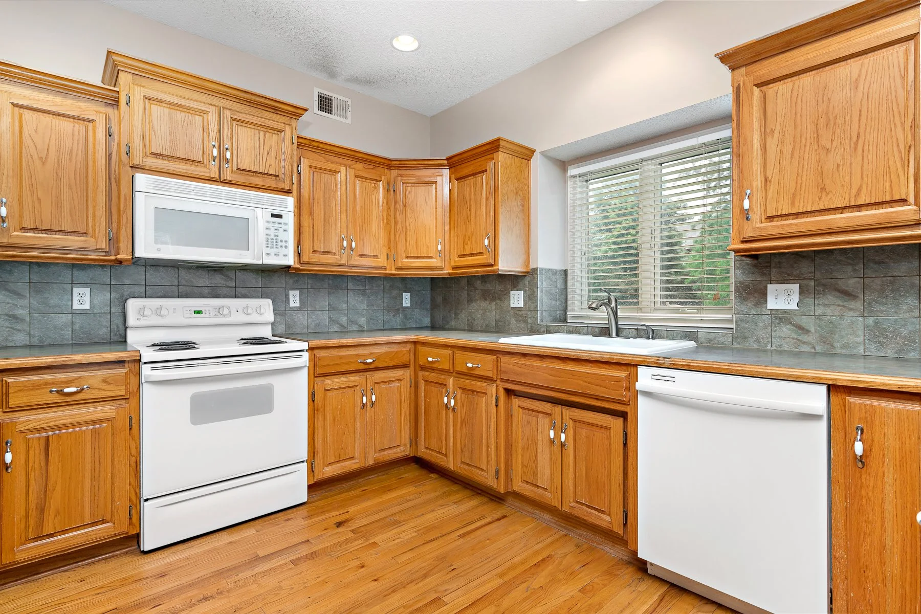 8501 W 155th Terrace - Web-111.JPG