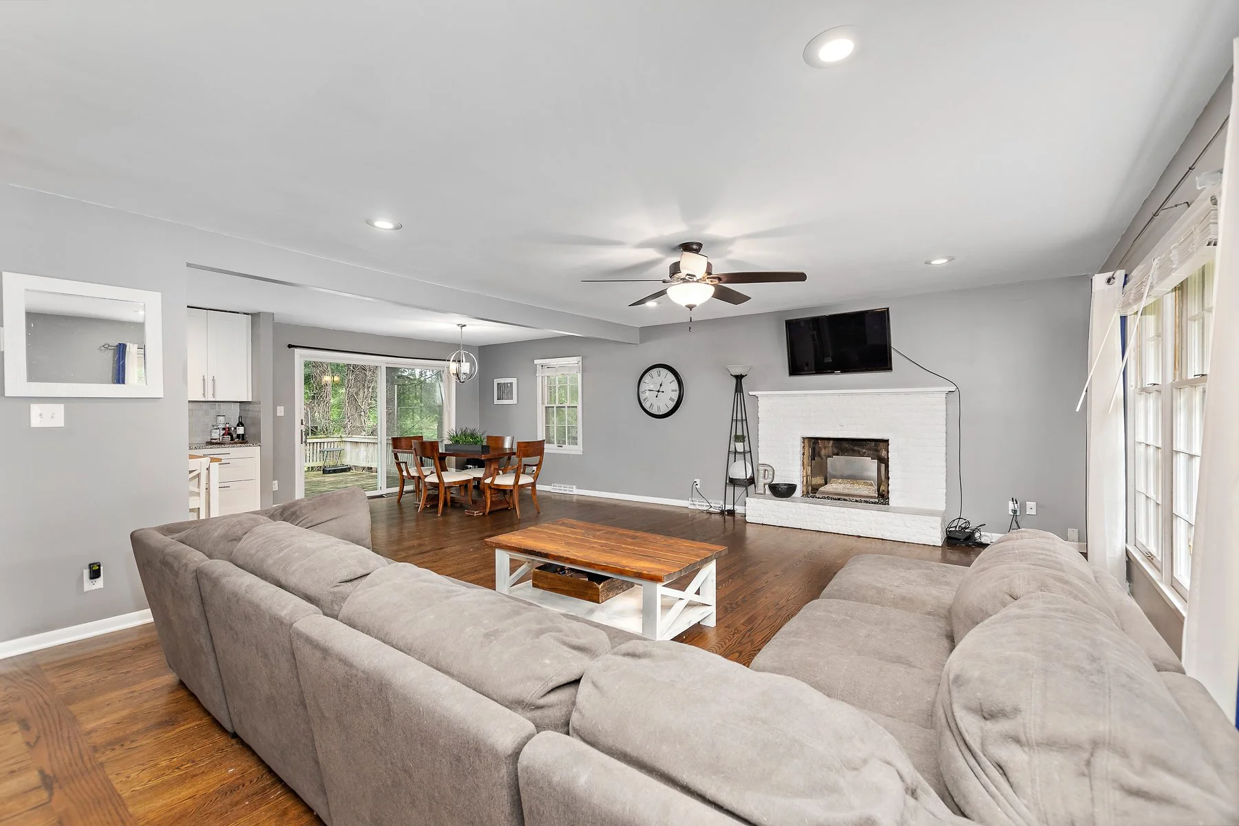 9404 Farley Lane - Web-103.JPG