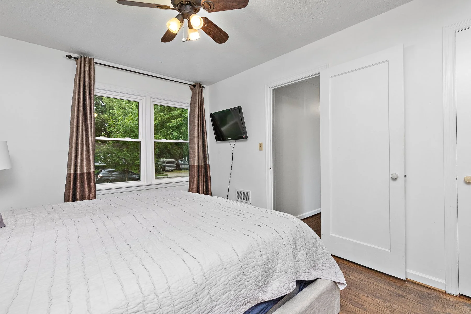 8139 WOODWARD STREET - Web-120.JPG