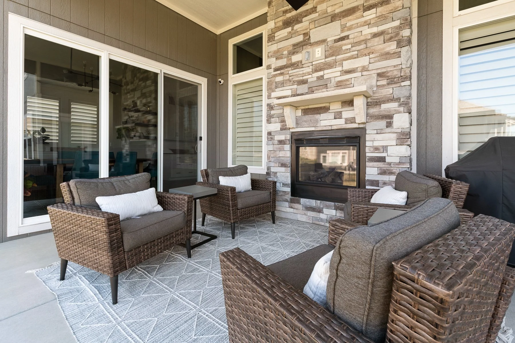 17132 Ballentine Street - Web-141.JPG