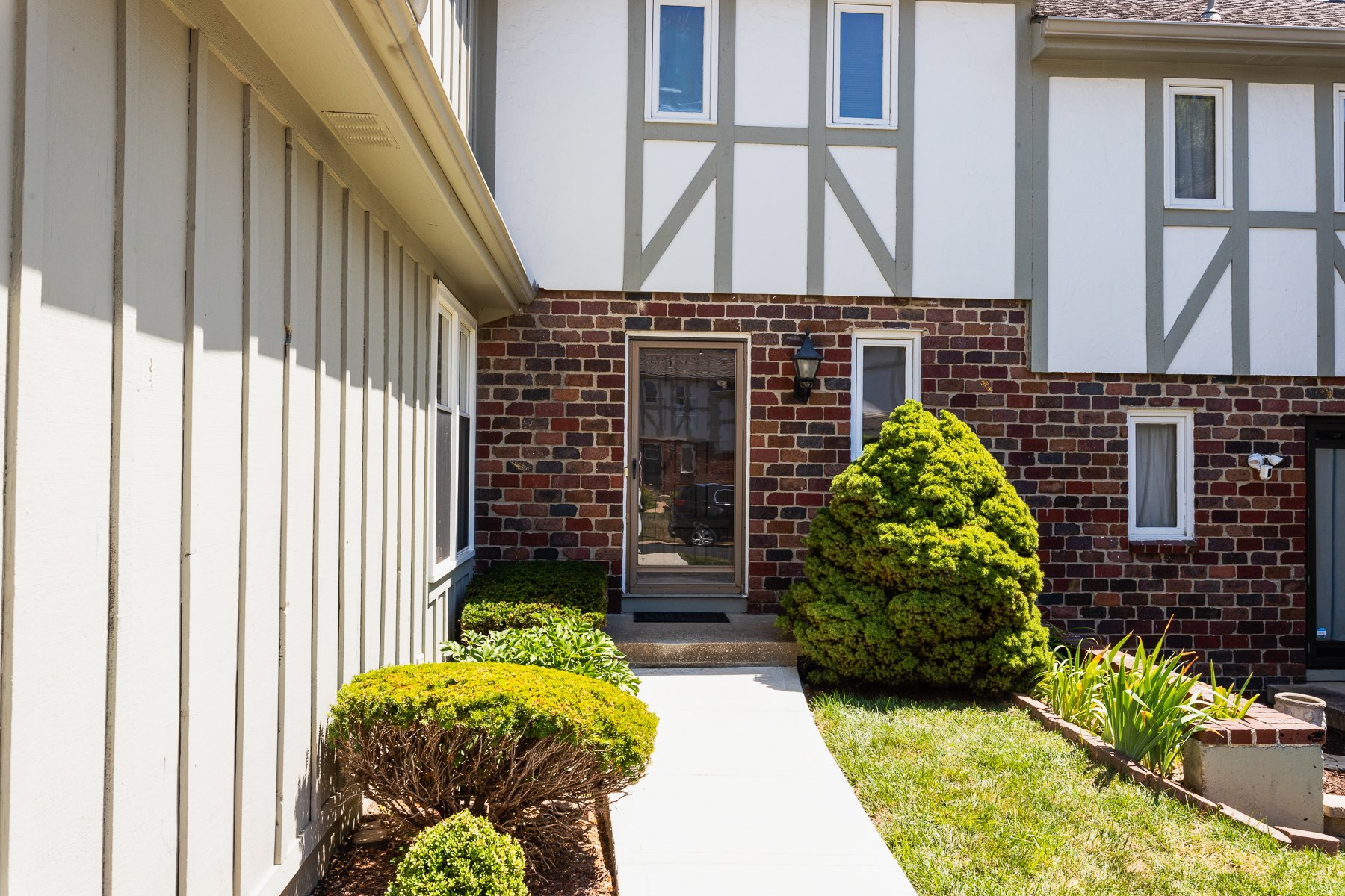 7103 MASTIN STREET - Web-103.JPG