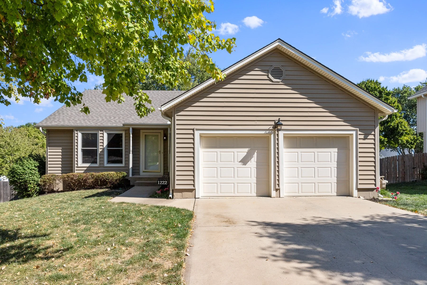 1222 N EMMA - Web-101.JPG