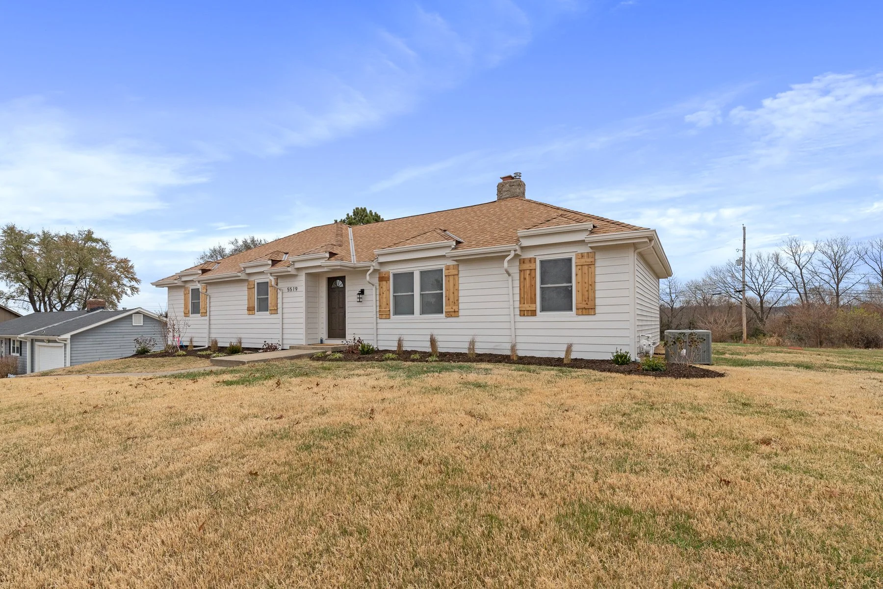 5519 WOODLAND DRIVE - Web-102.JPG