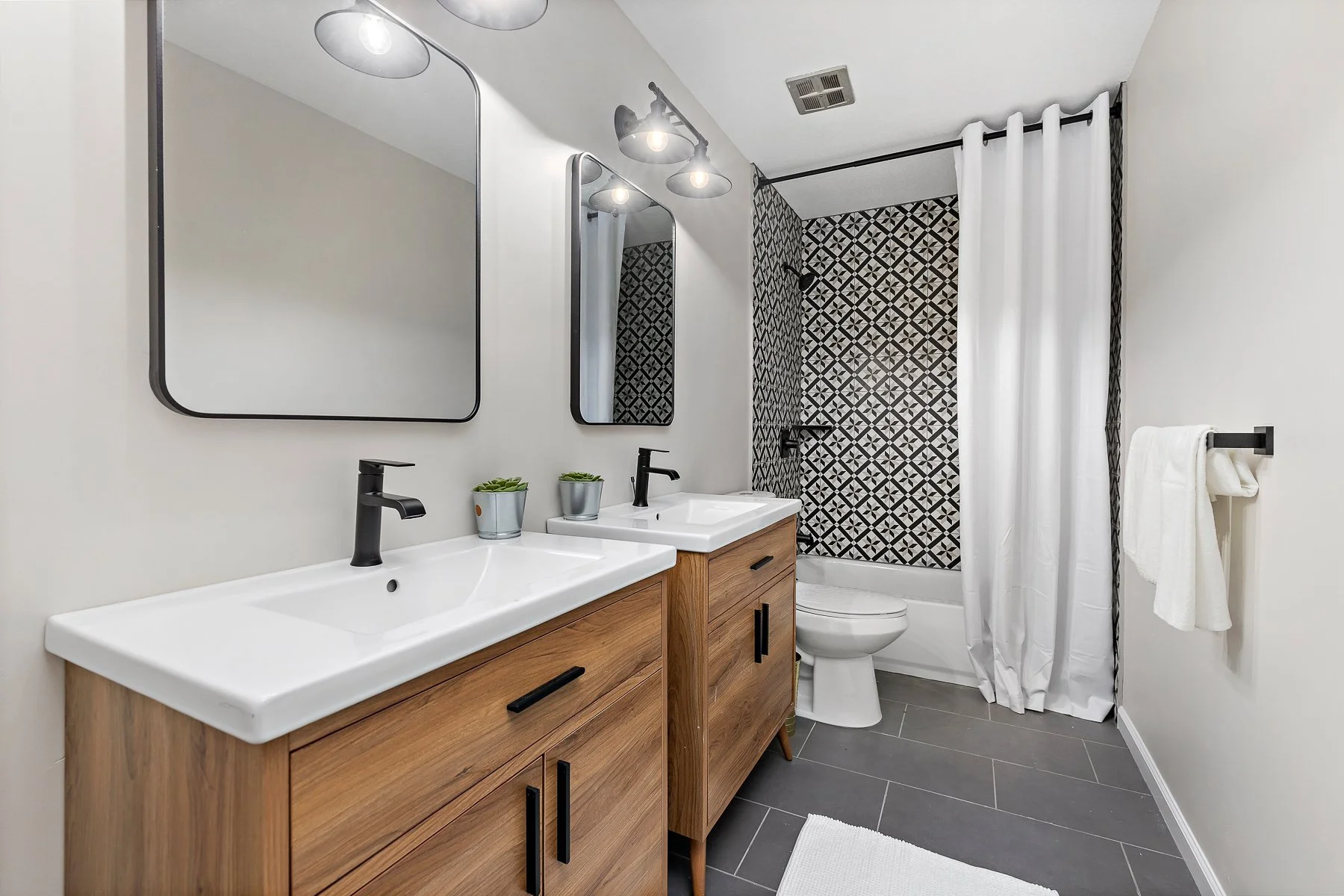 5519 WOODLAND DRIVE - Web-126.JPG