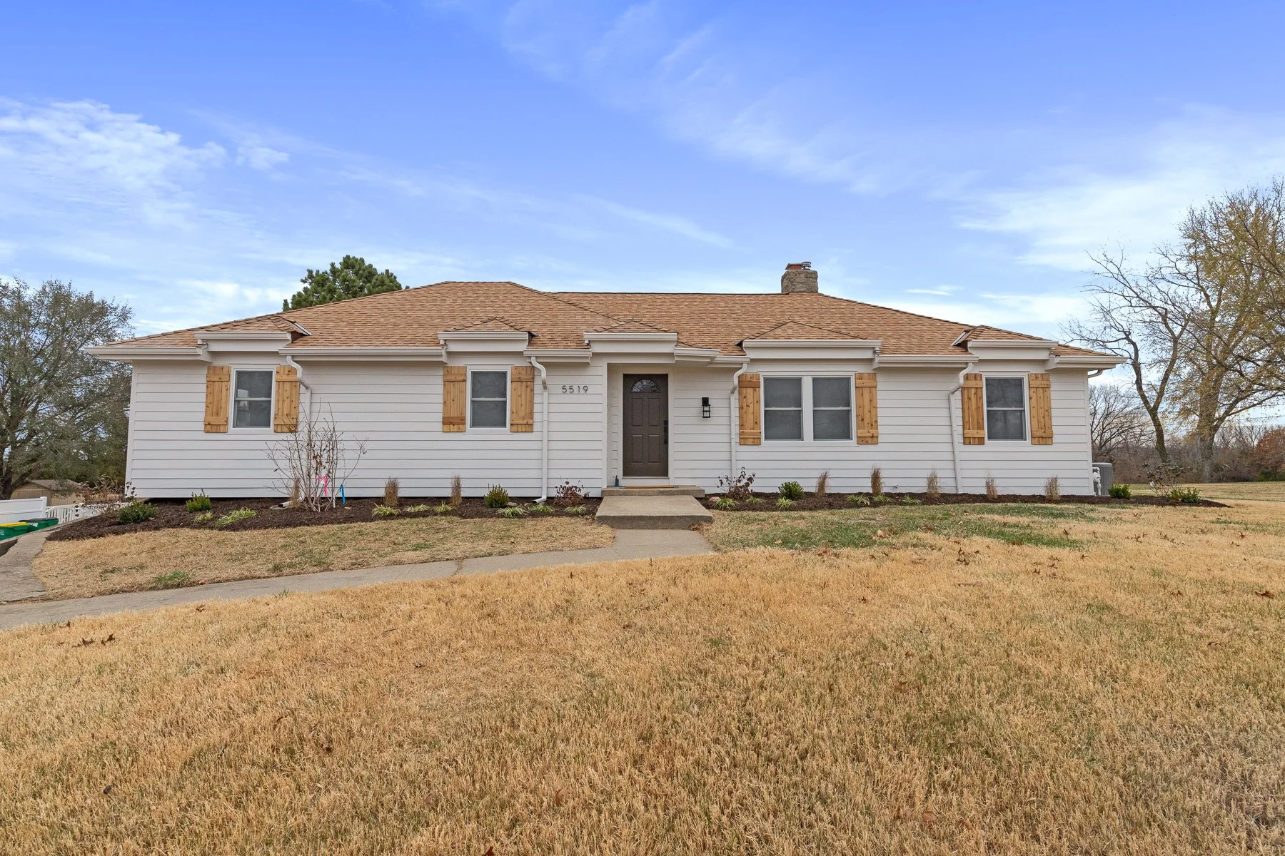 5519 WOODLAND DRIVE - Web-101.JPG