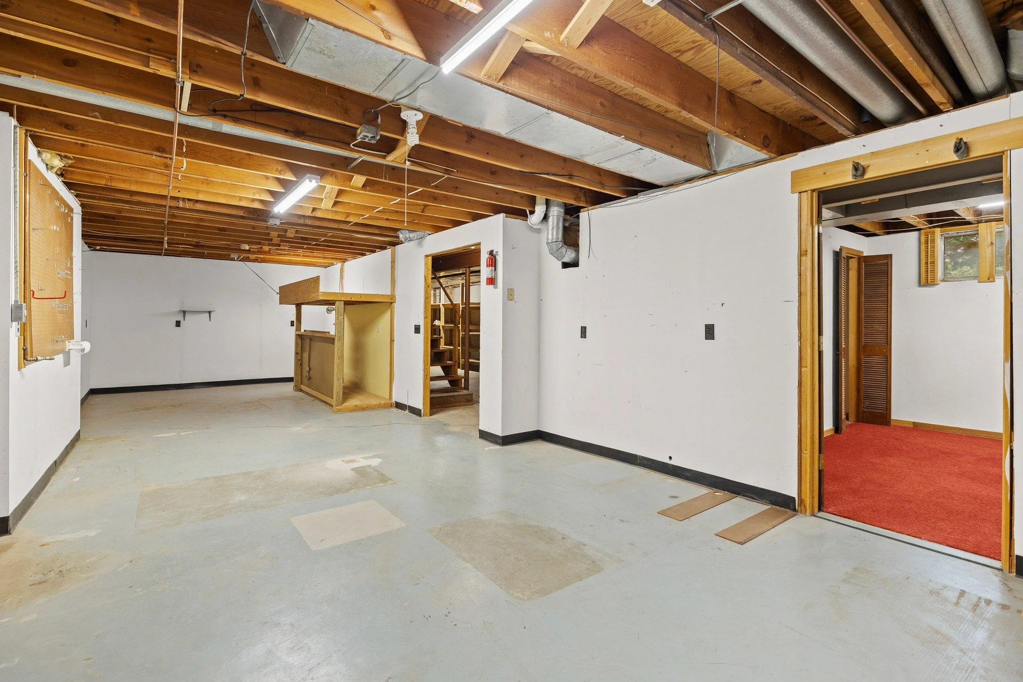 Not every basement needs to be fully finished to add value.

We photograph a lot of beautifully finished lower levels&hellip; but every now and then, a home has a &ldquo;usable&rdquo; basement that still deserves a look.

Clean, functional space. Sto