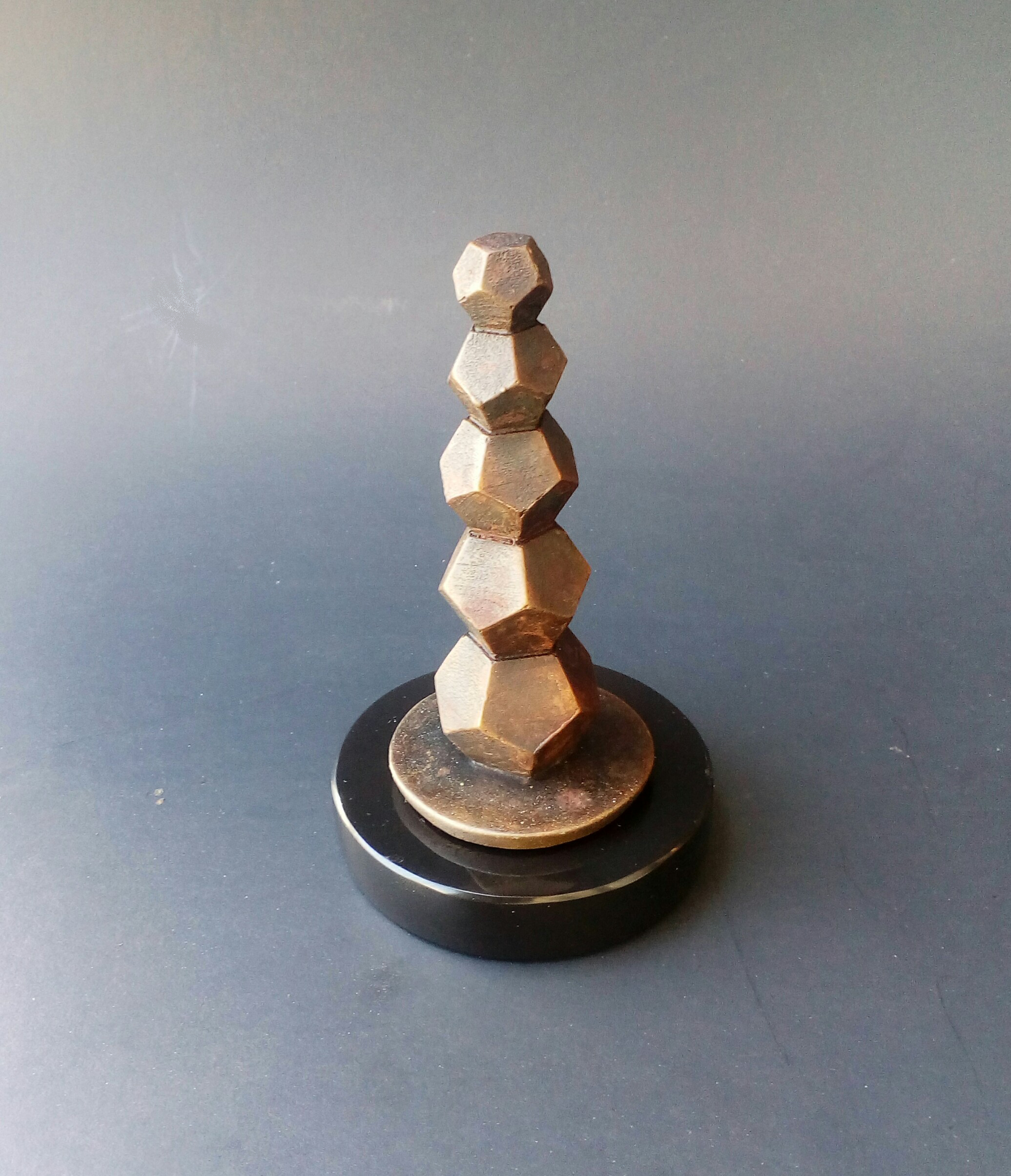 Dodecahedron Pillar