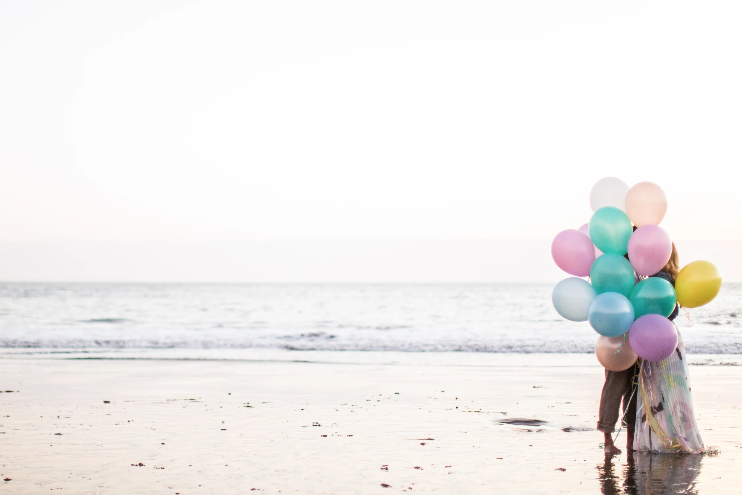Engagement Session with Balloons | Blueberry Photography | Joy Wed Blog