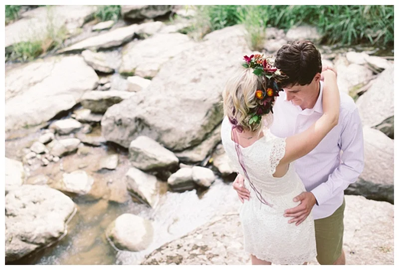 Red Barn Fruit Farm Engagement Session | NovaMarkina Photography | Joy Wed blog http://joy-wed.com