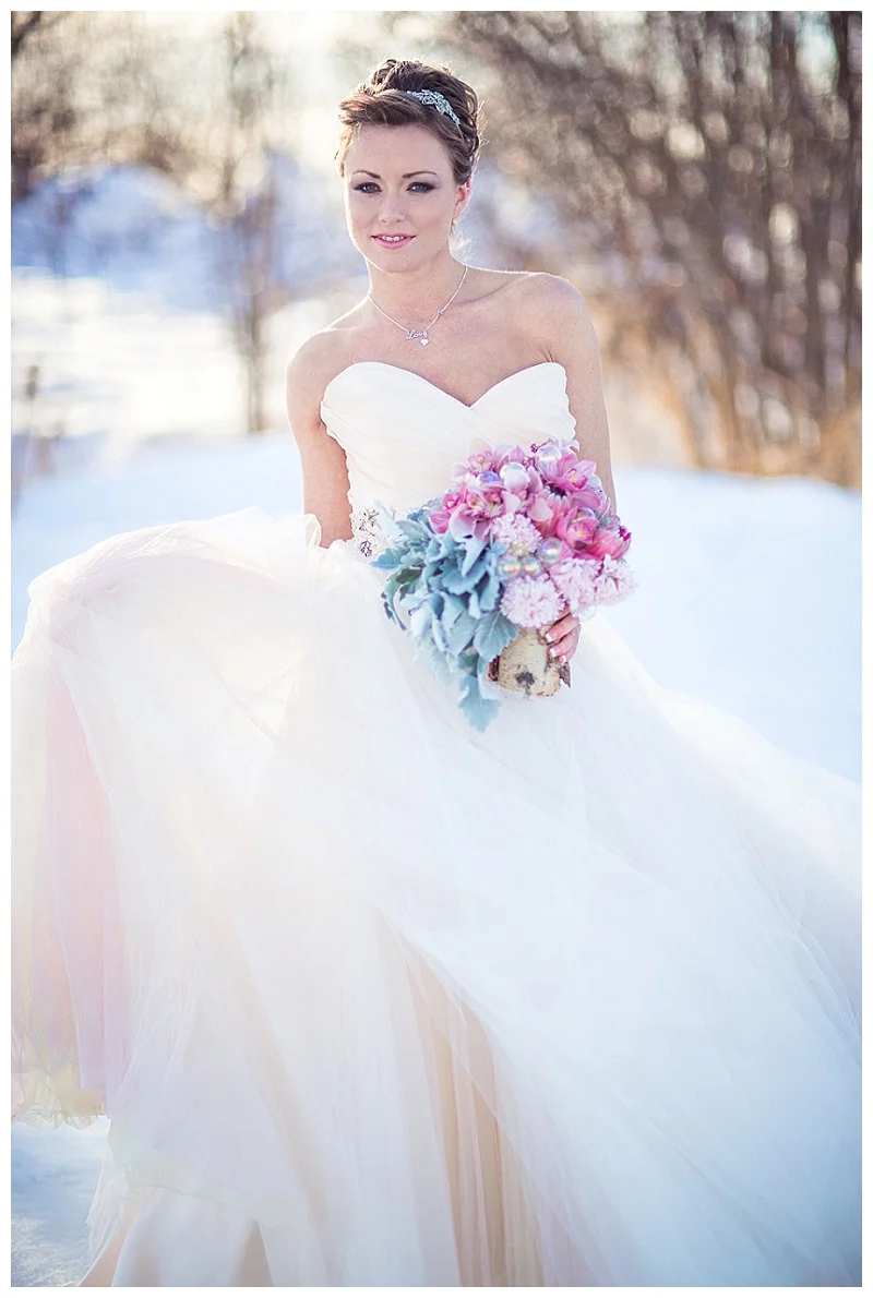 Colors of the Year | Winter Wedding Inspiration | Joy Wed http://www.joy-wed.com