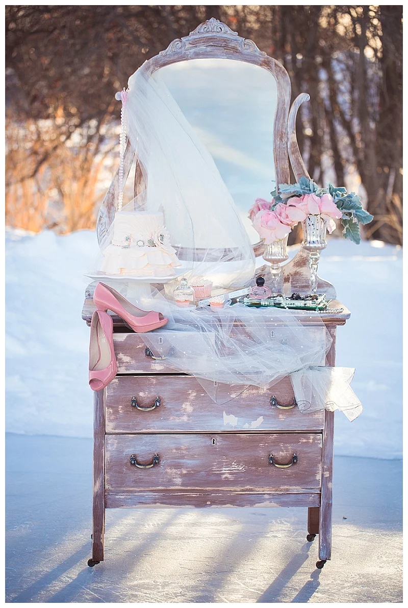 Colors of the Year | Winter Wedding Inspiration | Joy Wed http://www.joy-wed.com