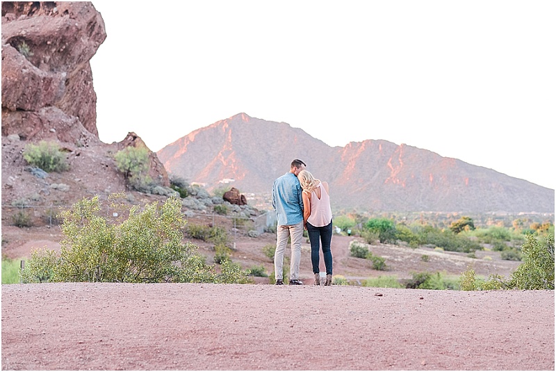 Desert Engagement Session | Leslie D Photography | Joy Wed blog http://www.joy-wed.com
