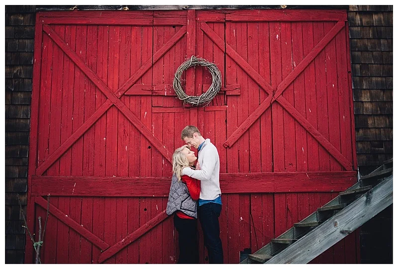 Winter Engagement Session | Jennifer Larsen Photography | Joy Wed http://www.joy-wed.com