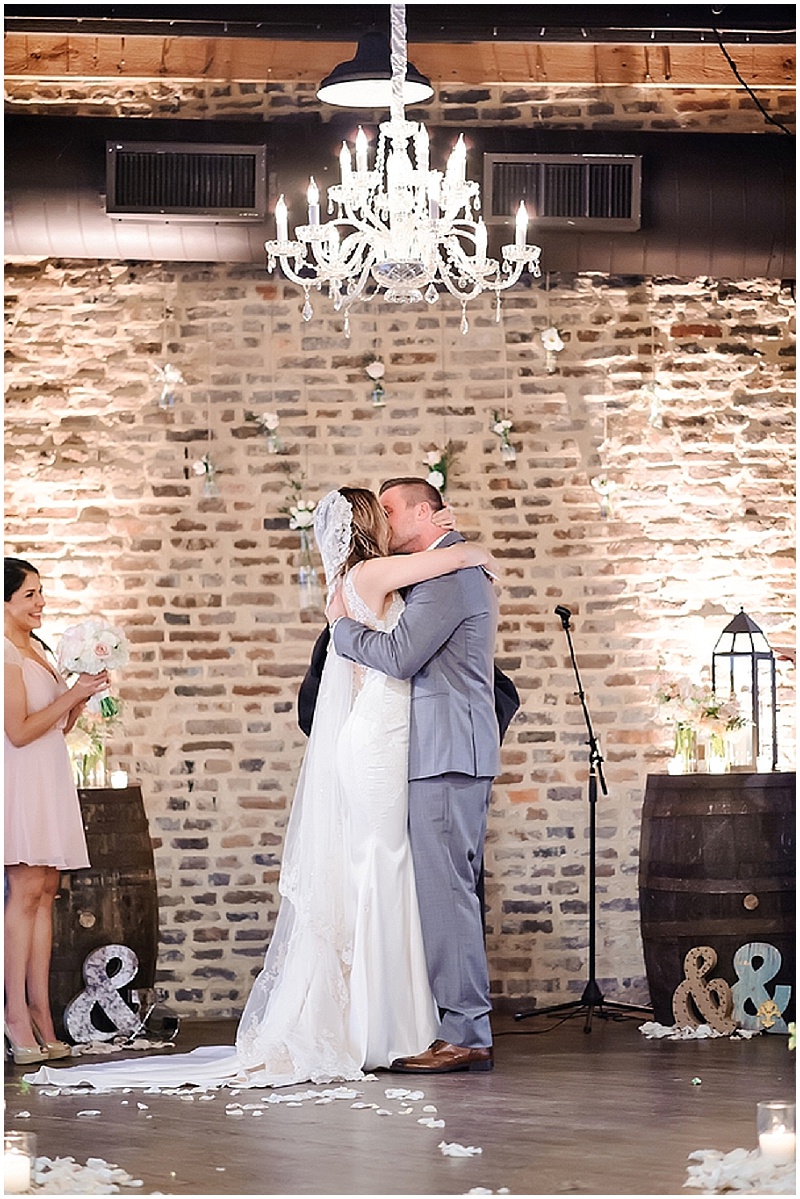 Houston Station Wedding | Tracy Shoopman Photography | Joy Wed blog http://www.joy-wed.com