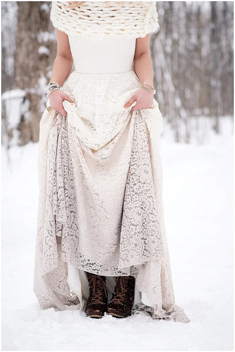 Winter Wedding Inspiration | Lovely Peonies | Joy Wed blog http://www.joy-wed.com