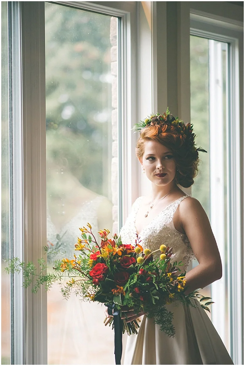 Hudson's Bay Wedding Inspiration | NovaMarkina Photography | Joy Wed blog http://www.joy-wed.com