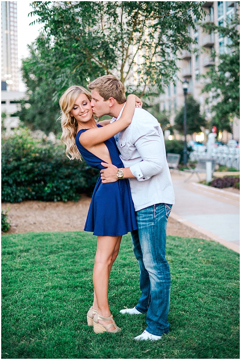 North Carolina E-Session | Megan Travis Photography | Joy Wed blog http://www.joy-wed.com