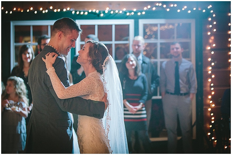 Tennessee Winter Wedding | JoPhoto | Joy Wed blog http://joy-wed.com