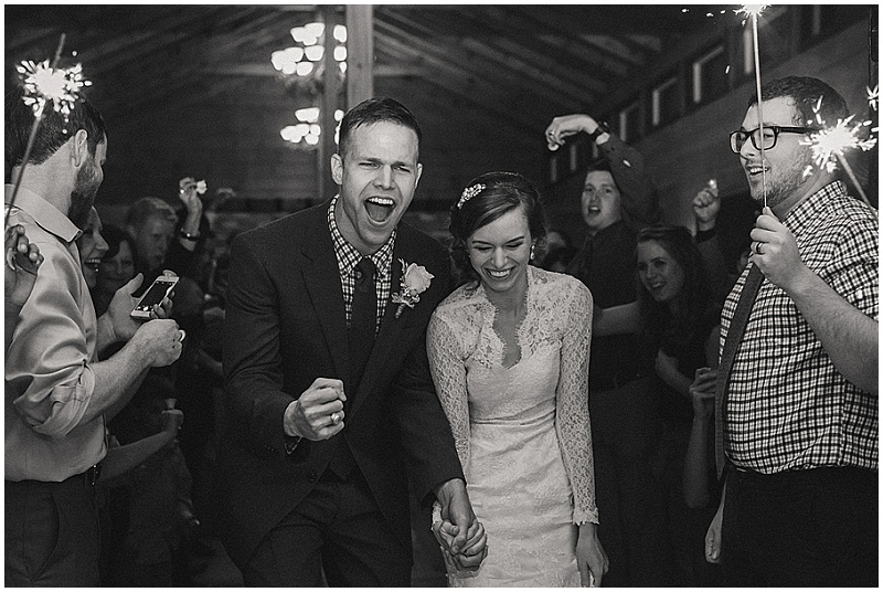 Tennessee Winter Wedding | JoPhoto | Joy Wed blog http://joy-wed.com