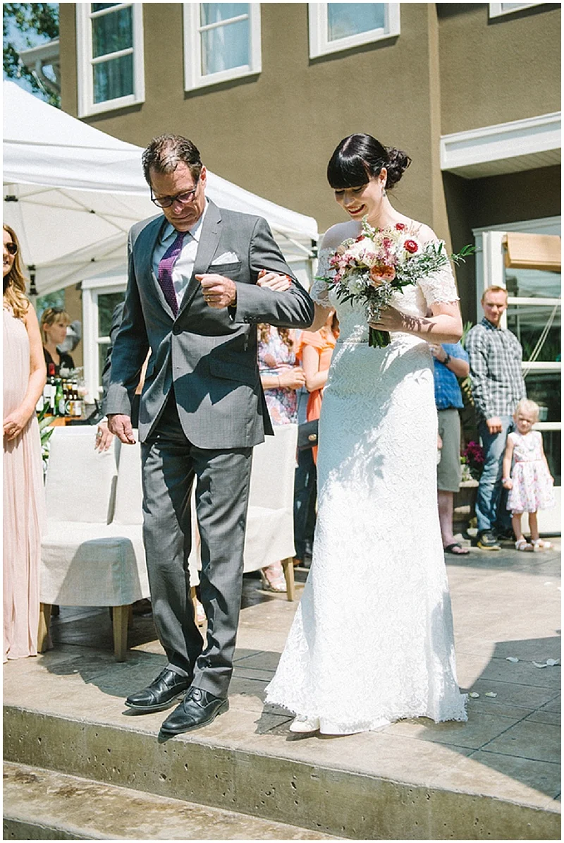 Backyard Wedding | Gingersnap Photography | Joy Wed blog http://www.joy-wed.com
