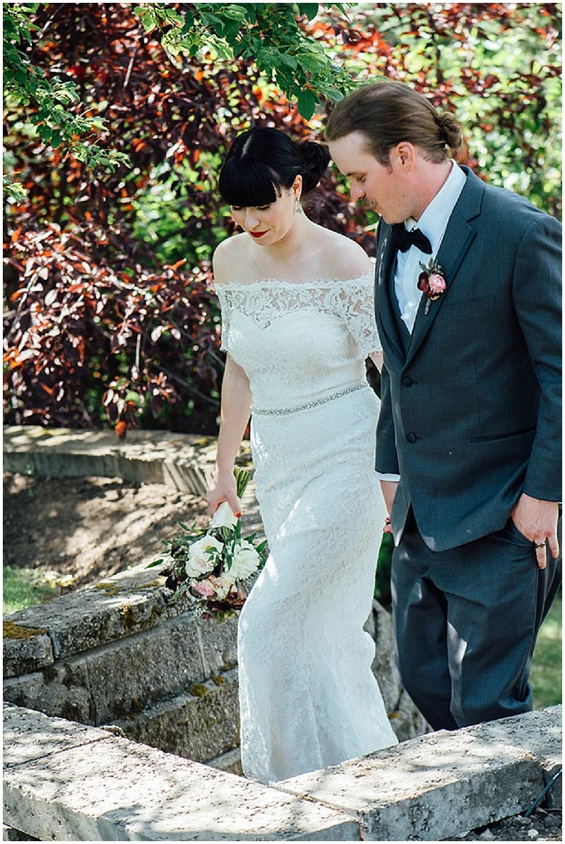 Backyard Wedding | Gingersnap Photography | Joy Wed blog http://www.joy-wed.com