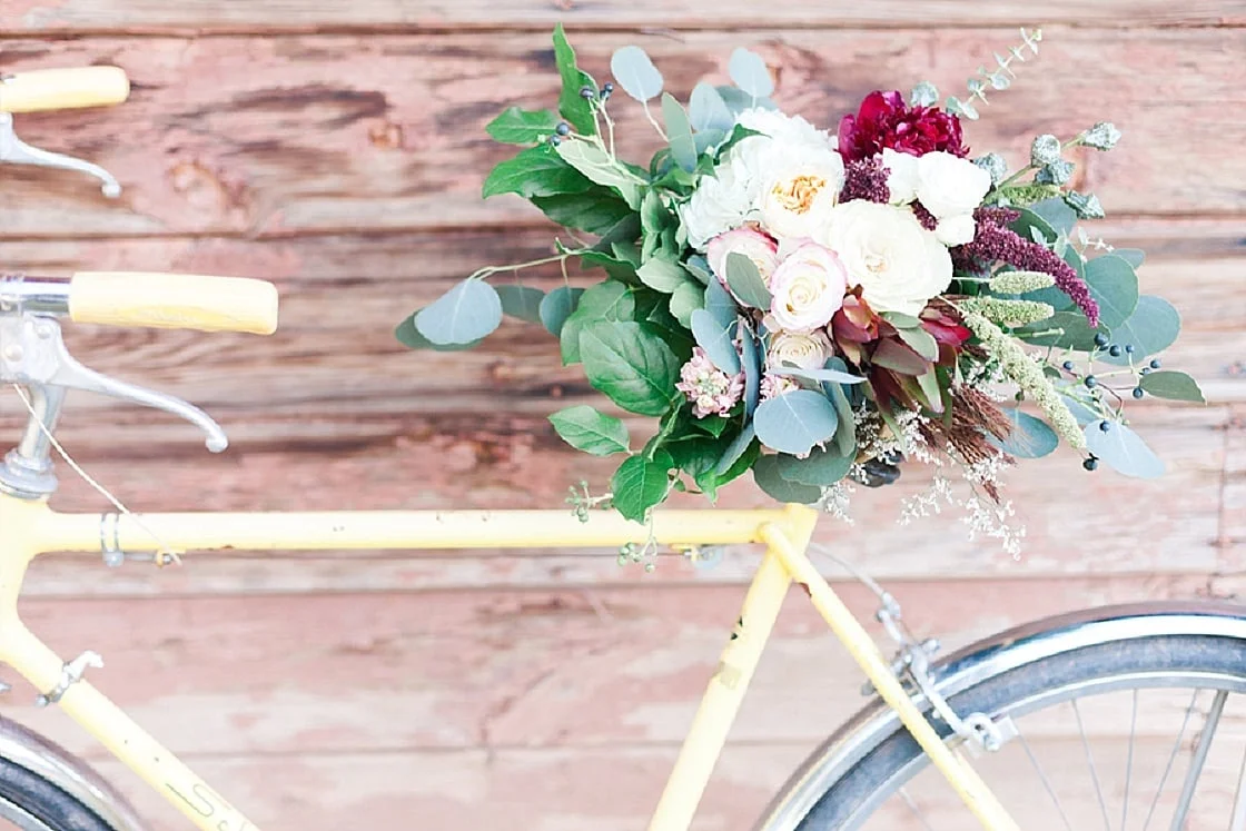 Rustic Wedding Inspiration | Lauren Buman Photography | Joy Wed | http://www.joy-wed.com