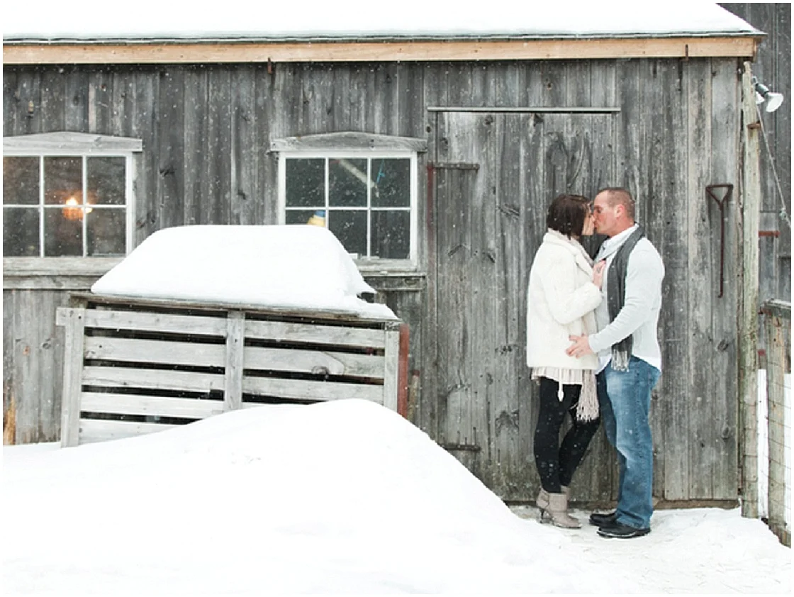 Styled Winter Engagement Session | TBM Photography | Joy Wed blog | http://www.joy-wed.com