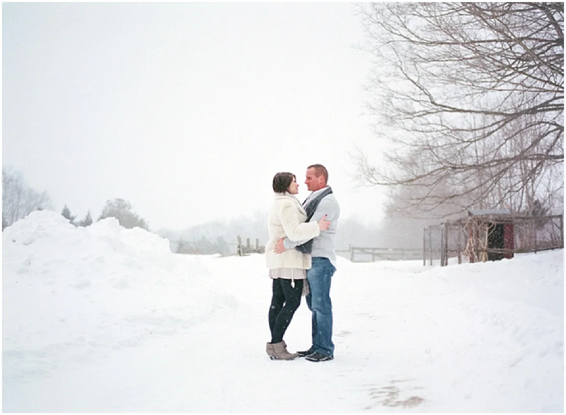 Styled Winter Engagement Session | TBM Photography | Joy Wed blog | http://www.joy-wed.com