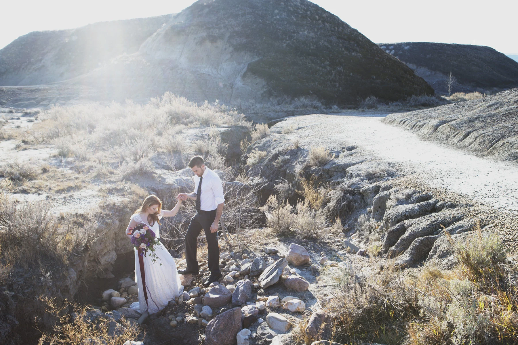 Drumheller, Alberta | Danielle Lucier Photography | Styled Shoot | Joy Wed blog | http://www.joy-wed.com