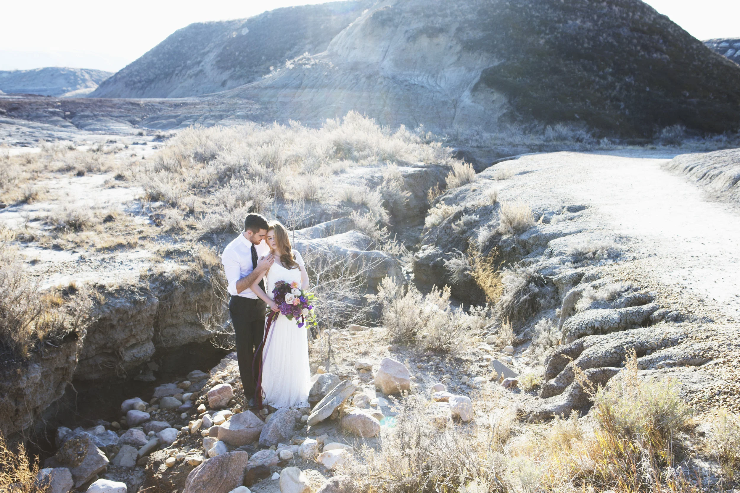 Drumheller, Alberta | Danielle Lucier Photography | Styled Shoot | Joy Wed blog | http://www.joy-wed.com