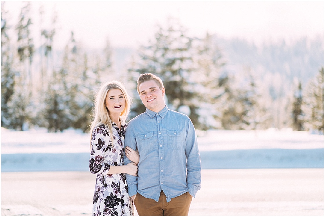 Idaho Winter Engagement Session | E+E Photography | Joy Wed blog | http://www.joy-wed.com