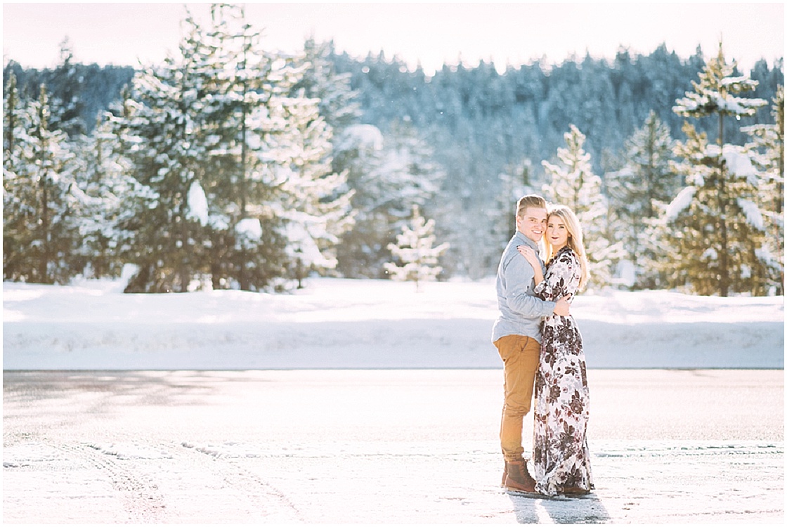 Idaho Winter Engagement Session | E+E Photography | Joy Wed blog | http://www.joy-wed.com