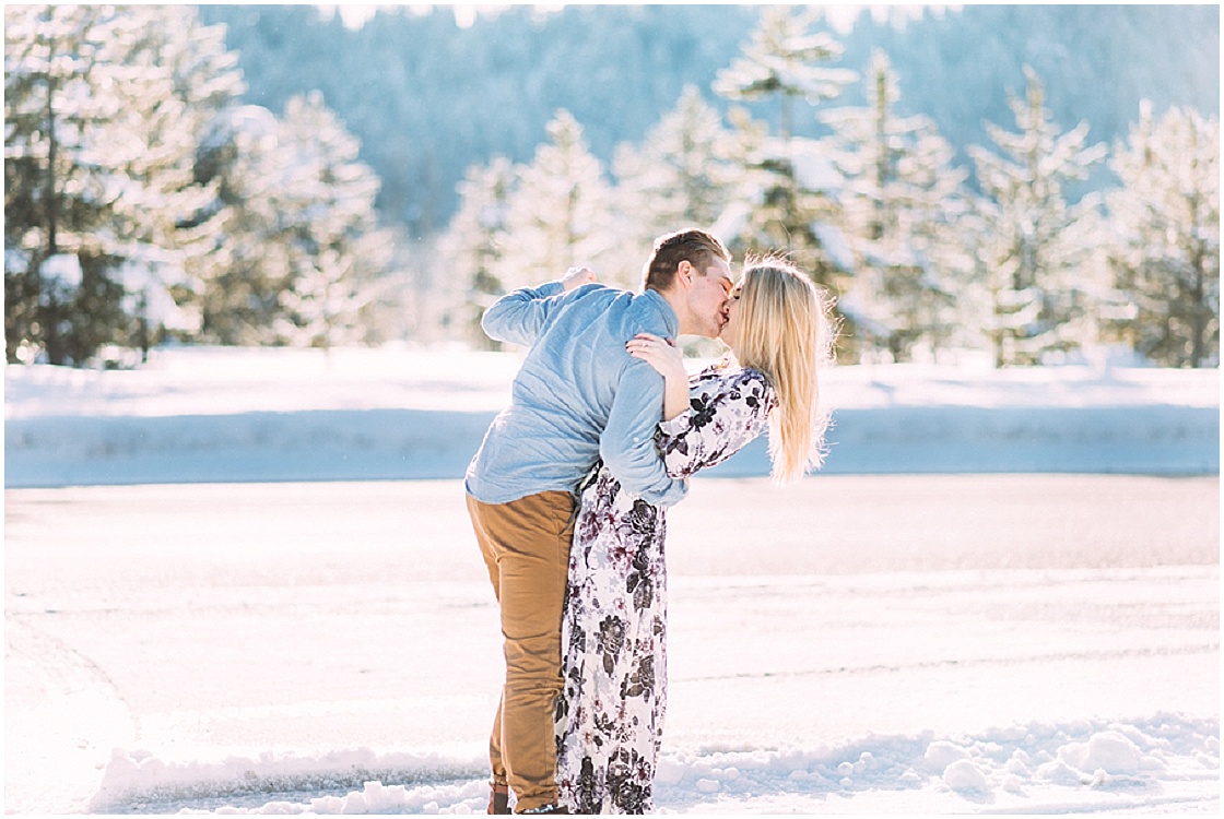 Idaho Winter Engagement Session | E+E Photography | Joy Wed blog | http://www.joy-wed.com