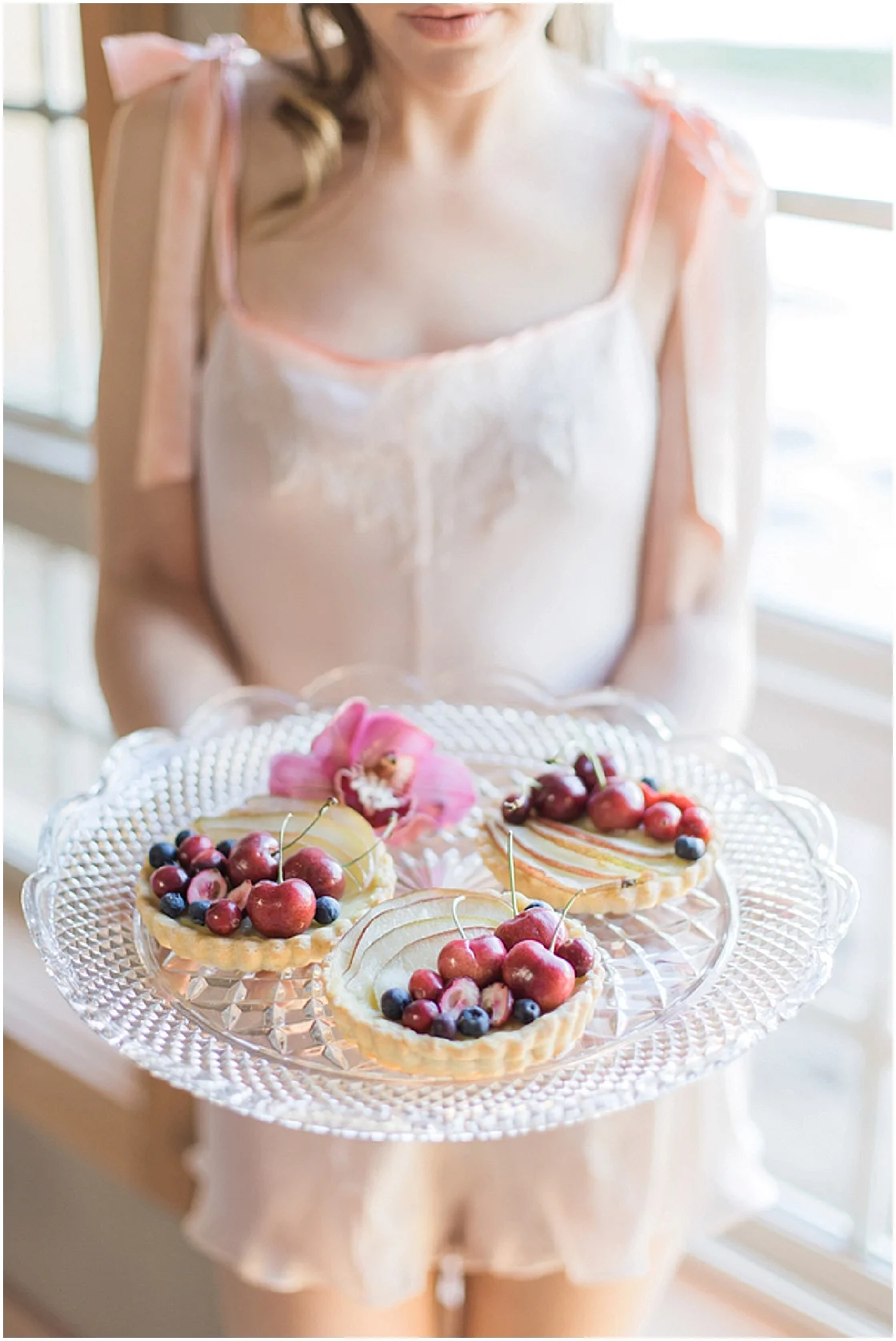 European Bridal Boudoir | Jennifer Munoz Photography | Joy Wed blog | JoyFoley Weddings | www.joy-wed.com