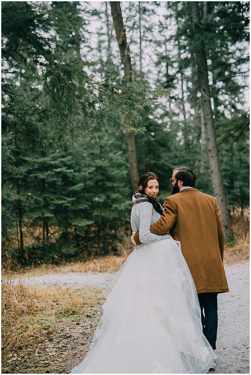 Woodland Wedding Inspiration | GingerSnap Photography | Joy Wed blog | http://www.joy-wed.com