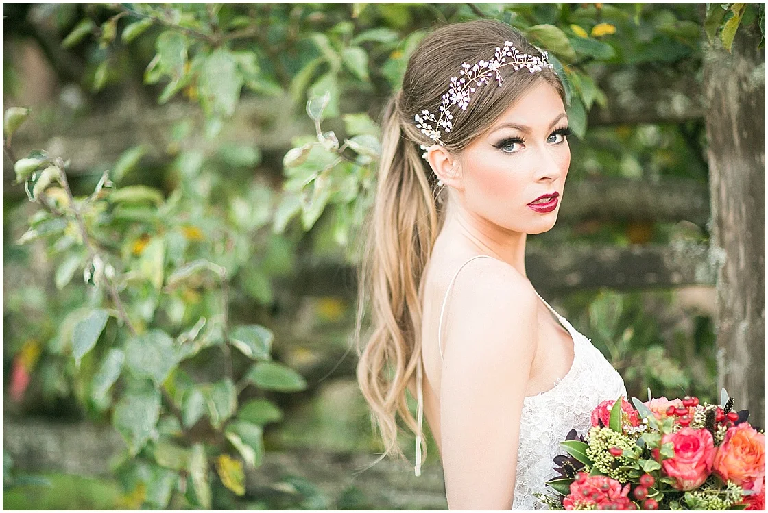Snow White Wedding Inspiration | Disney Wedding | Simply Sweet Photography by Nomo Akisawa | Joy Wed blog | http://www.joy-wed.com