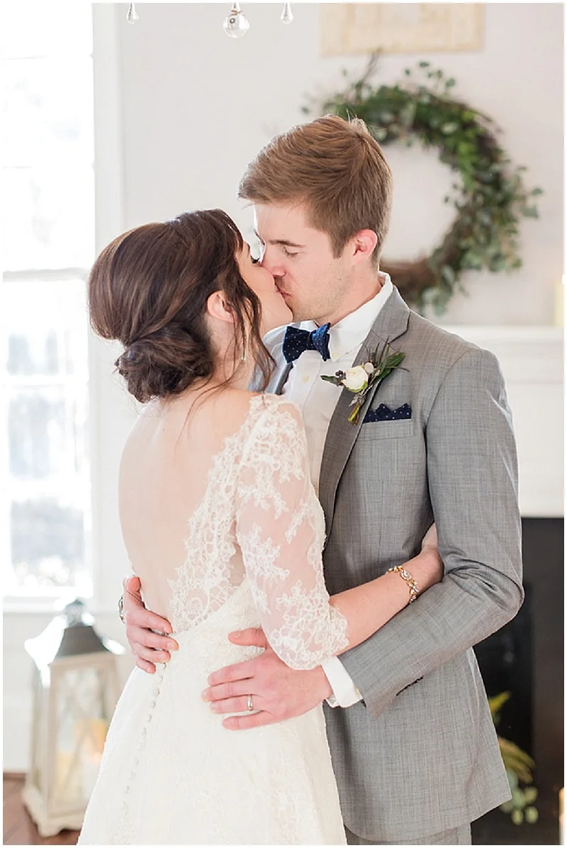Southern Wedding Inspiration | North Carolina Wedding | Six Foot Photography | Joy Wed blog | http://www.joy-wed.com