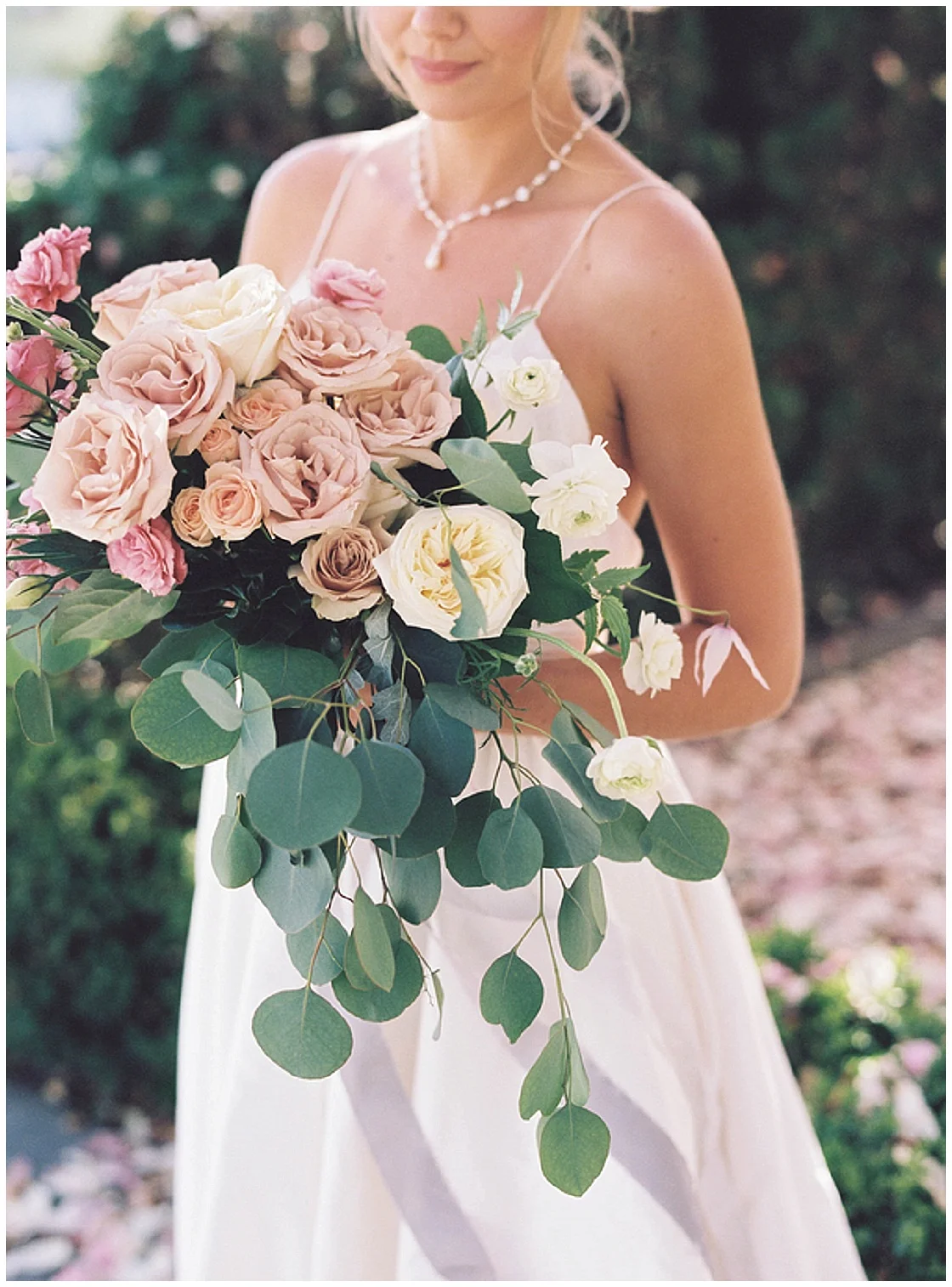 Magnolia Inspired Shoot | Jenna Hill Photography | Spring Wedding | Joy Wed blog | http://www.joy-wed.com
