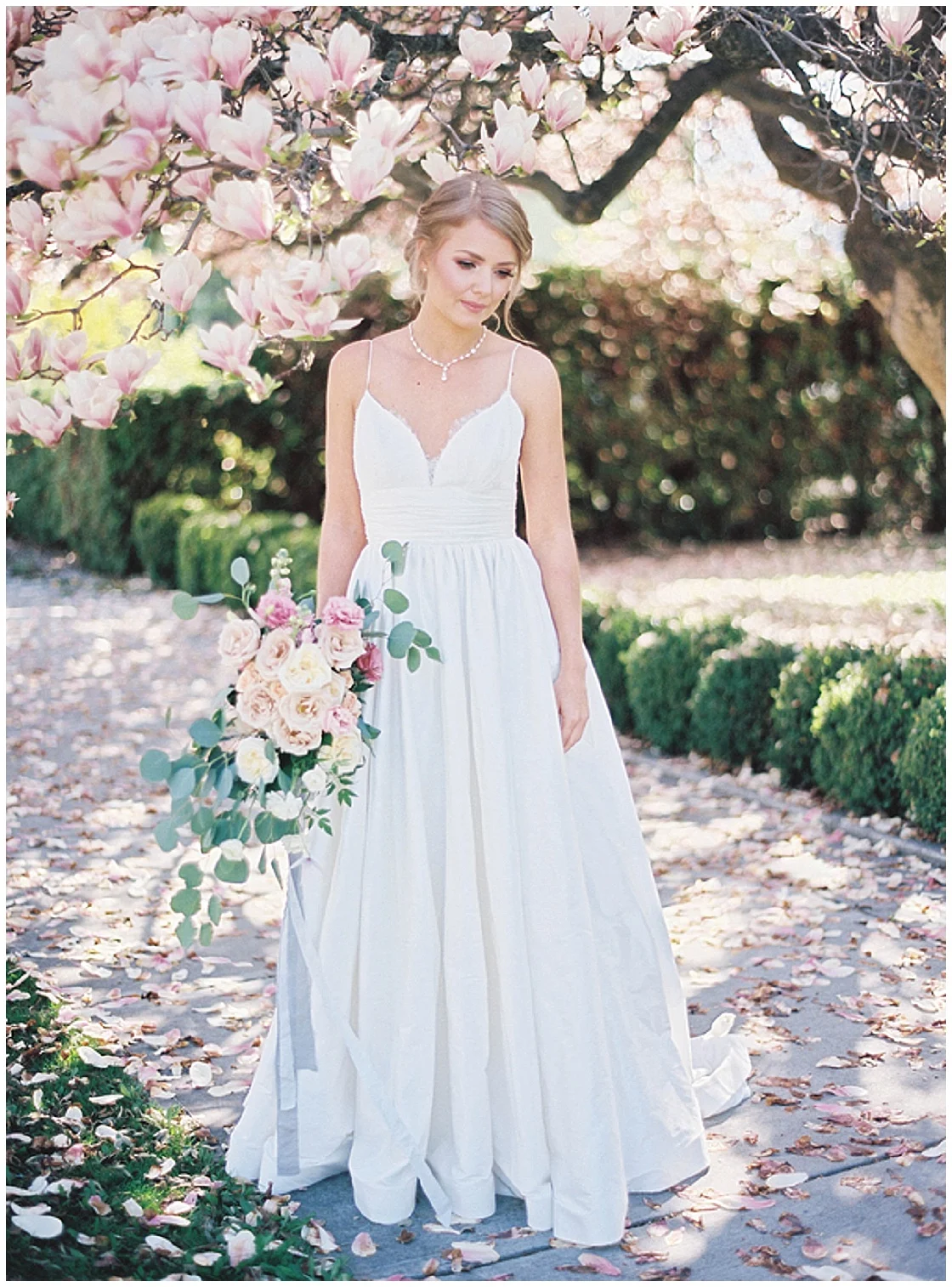 Magnolia Inspired Shoot | Jenna Hill Photography | Spring Wedding | Joy Wed blog | http://www.joy-wed.com