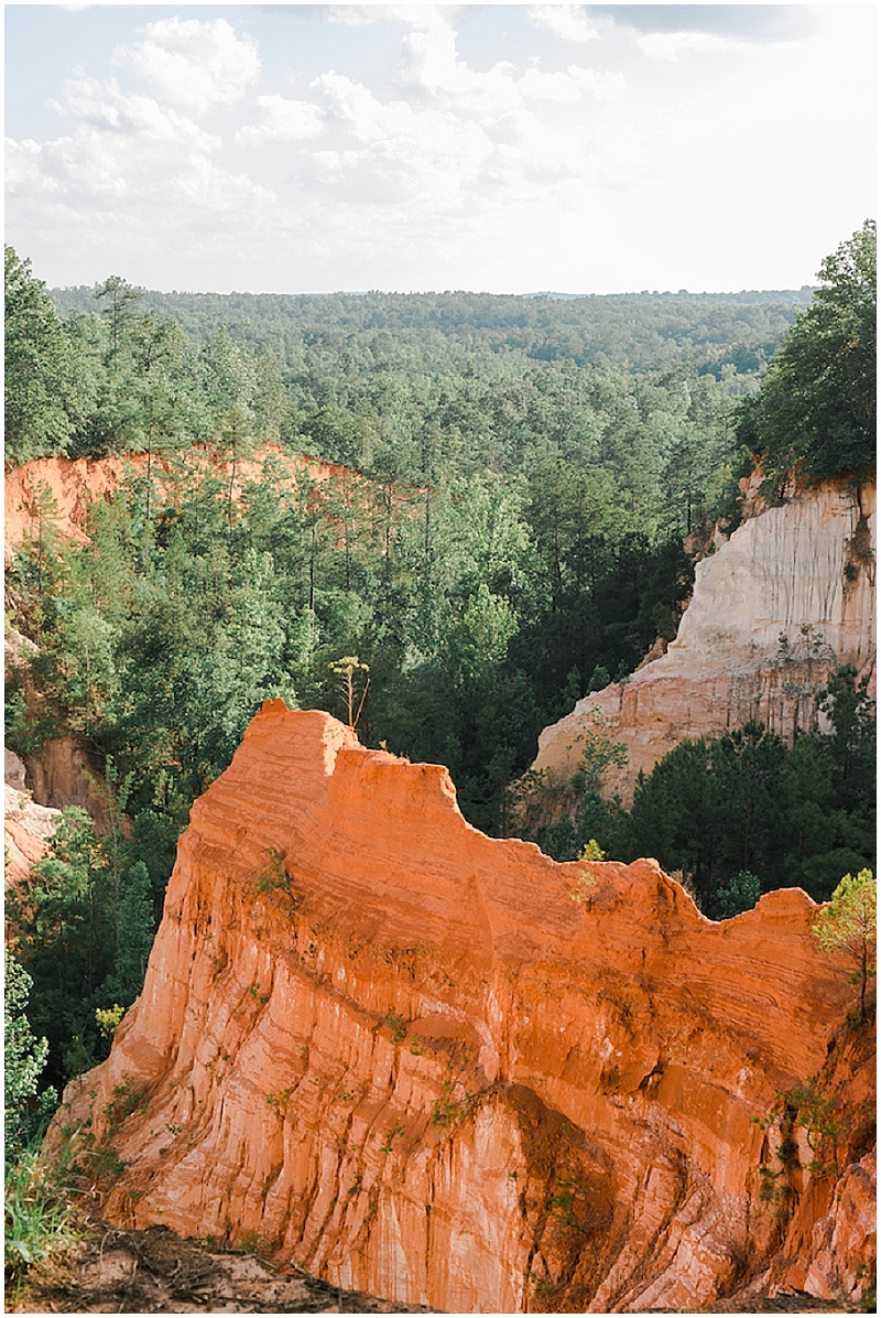 Providence Canyon Engagement | Georgia Engagement Session | ENMUSE Photography | Joy Wed blog | http://www.joy-wed.com