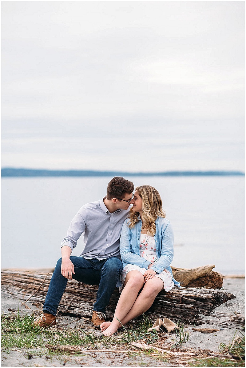 Seattle Engagement Session | Beach Engagement Session | Katie Day Photos | Joy Wed blog | www.joy-wed.com
