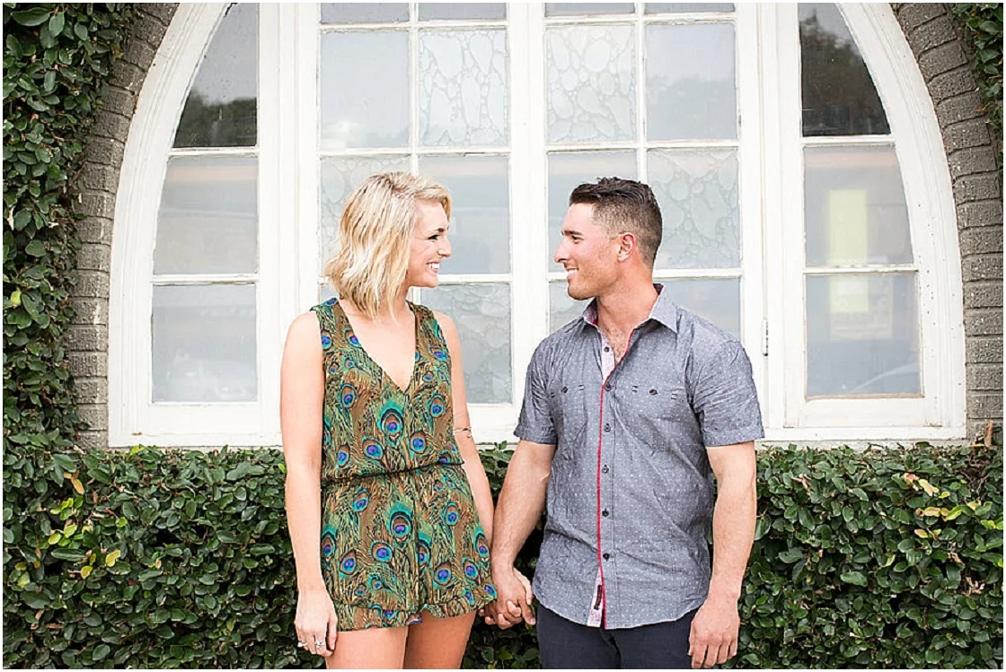 Beach Engagement | City Engagement | Lauren Reynolds Photography | Joy Wed blog | http://www.joy-wed.com