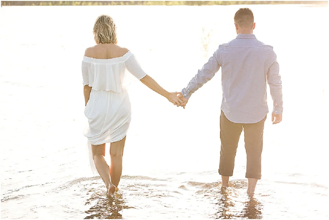 Beach Engagement | City Engagement | Lauren Reynolds Photography | Joy Wed blog | http://www.joy-wed.com