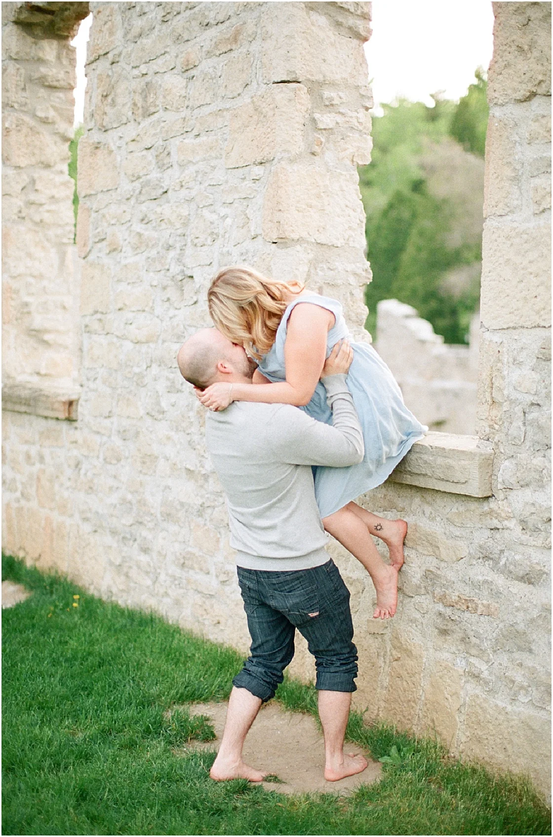 Organic Engagement Session | Canadian Wedding Blog | Martina Wendland | Joy Wed blog | http://www.joy-wed.com