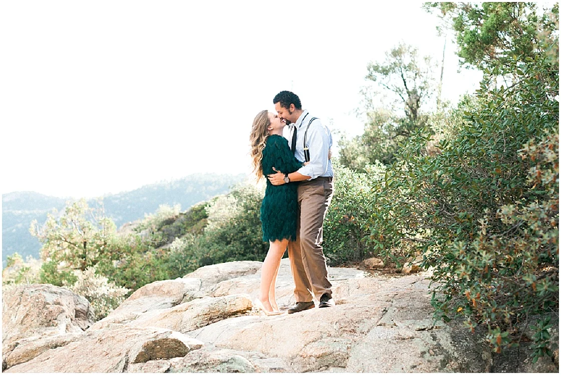 Retro Engagement Session | Arizona Photographer | Peaches & Twine Photography | Joy Wed blog | http://www.joy-wed.com